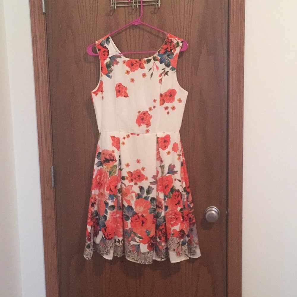 Hardly worn, beautiful floral dress.